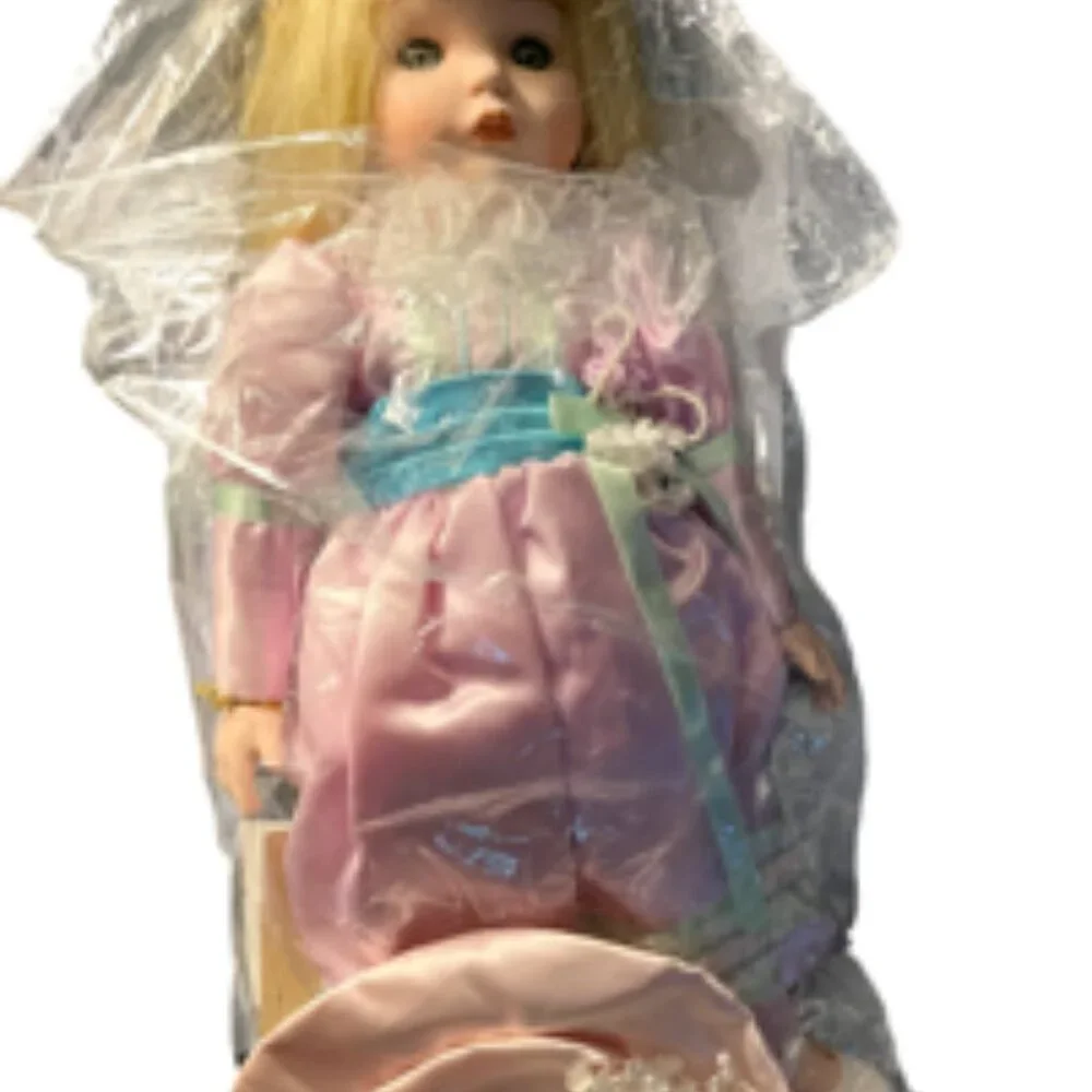 Vintage Limited Edition Betty Jane Carter Porcelain Doll - Picture 13 of 13